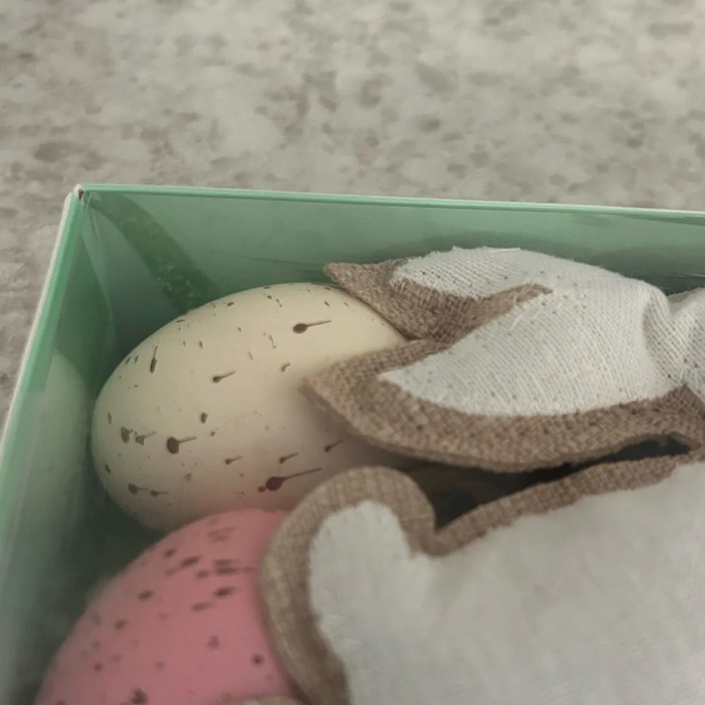 “New” Bunny Boulevard Easter Bunny/ Egg 6 ft Garland